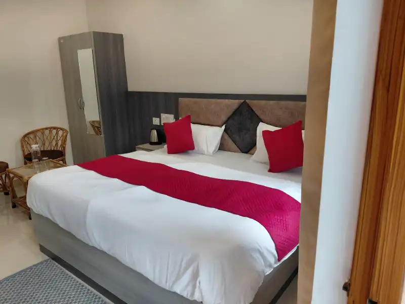 Room Image 3